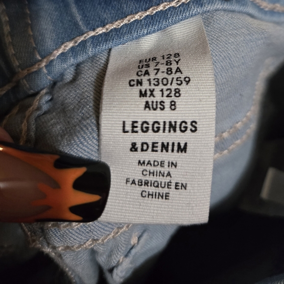 Assorted Denim Jeans Collection - Picture 10 of 12